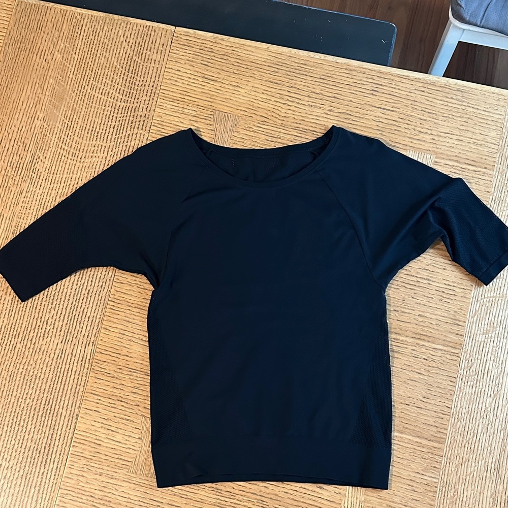 Black Sweaty Betty Half-Sleeve Top